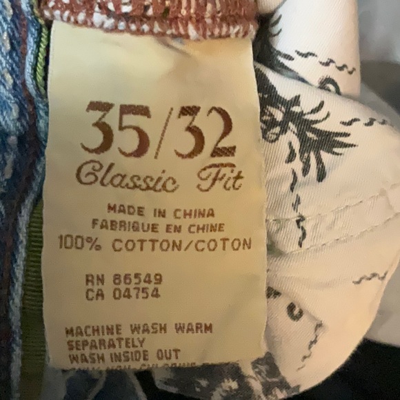 Tommy Bahama Classic Fit Light Wash 35x32” - Picture 3 of 8